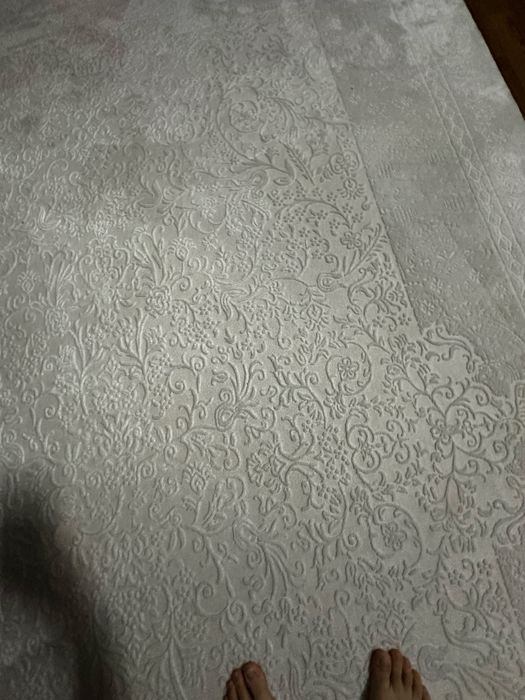 Ковры четыре шт, разных размеров