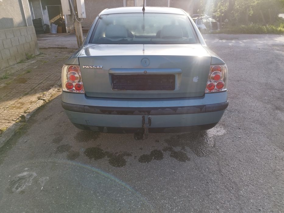 Продавам Пасат Б 5 1.6 101 На части