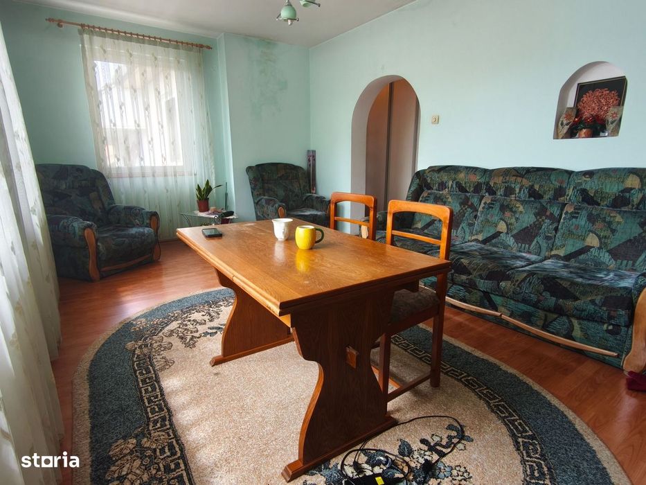 Apartament 3 camere, 97 mp(etaj 1) + 2 spații anexe în aceeași curte