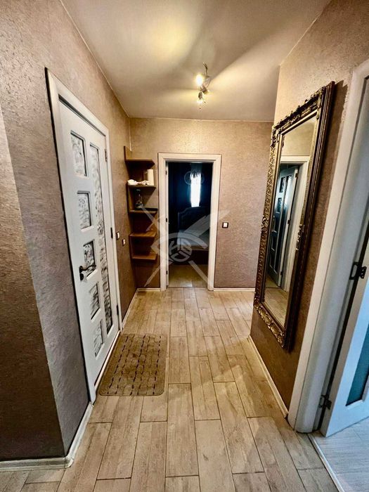 Продава се Тристаен апартамент в Бургас, Меден рудник - зона А - 80 кв.м за 1563 €/кв.м - Снимка #12