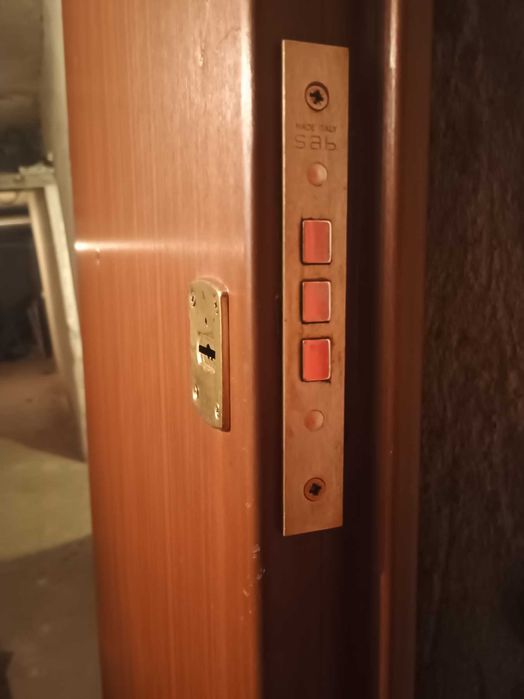 Солидна Метална Врата без каса - блиндирана