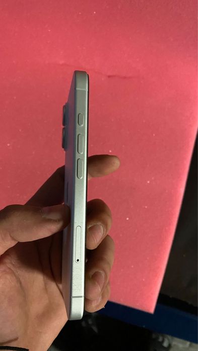 Vand/Schimn iPhone 16