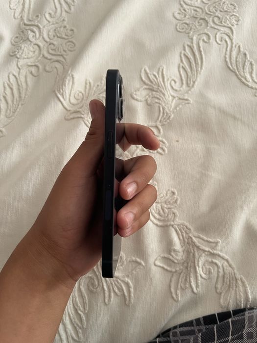 продаеться iphone 13