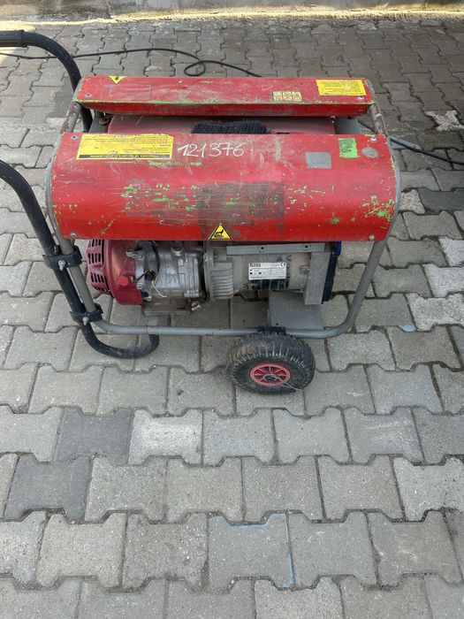 Inchiriez generator trifazic -monofazic curent