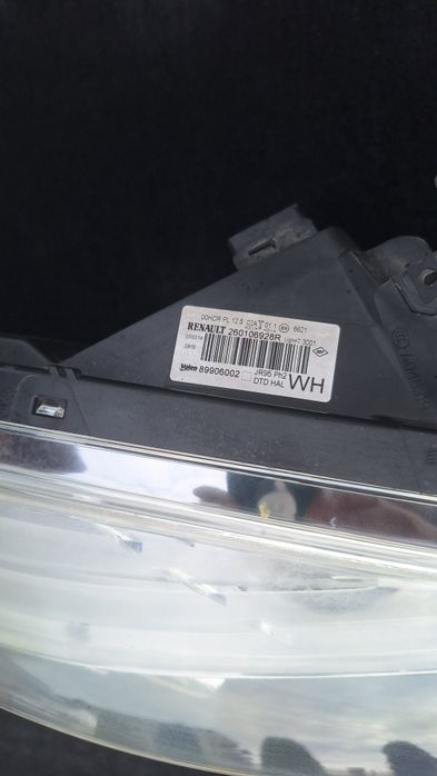 Far dreapta renault scenic.