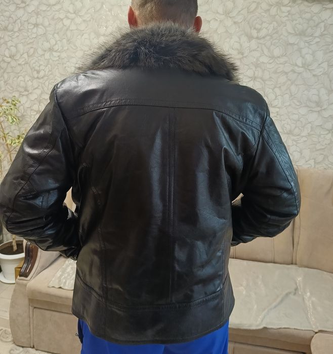 Продам натуральную кожаную куртку.