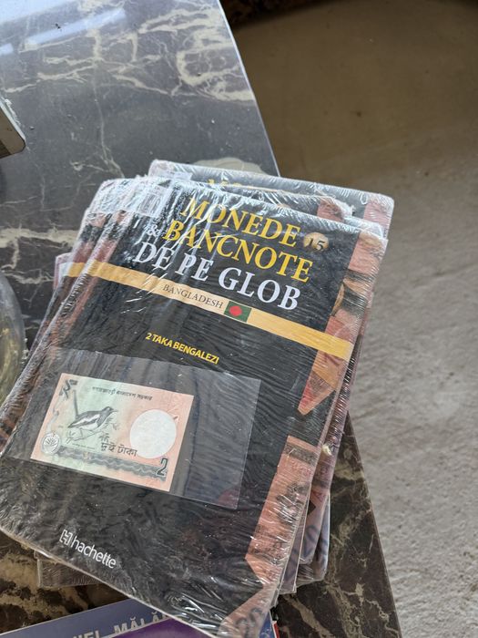 Vand colectie monede/bancnote de pe glob