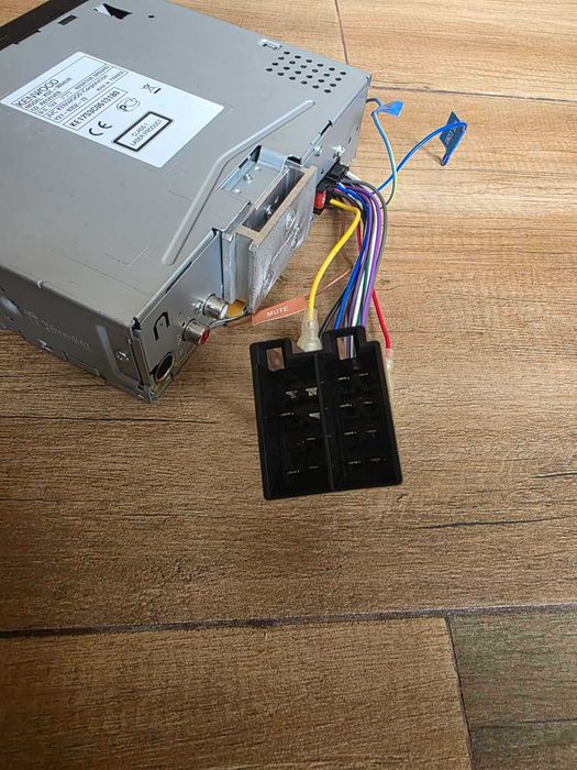 Автомобилен CD/USB плеър Kenwood KDC-W3054UR