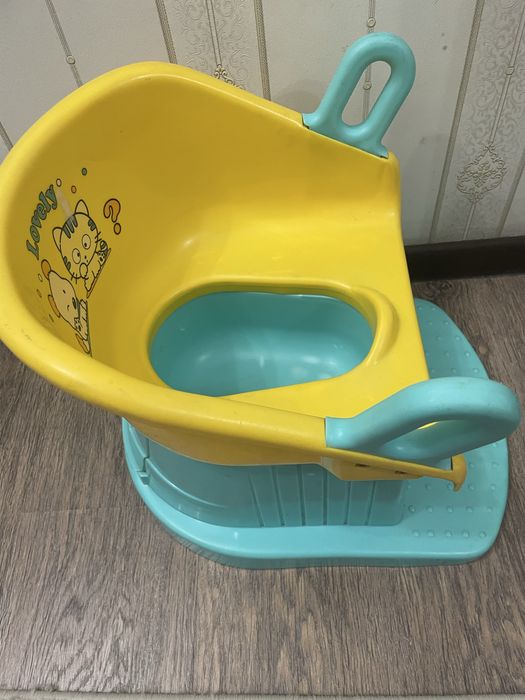 Продам детский горшок.