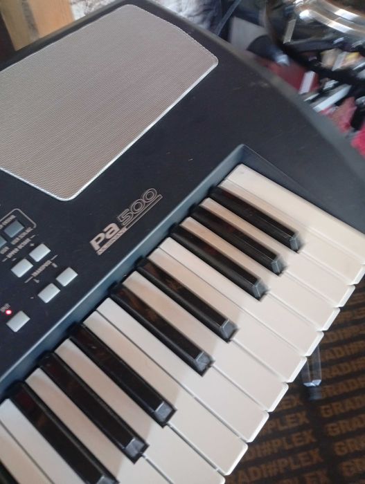 Klavir korg pa 500