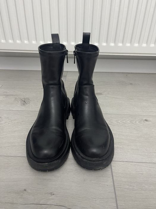 Ботинки черные продам