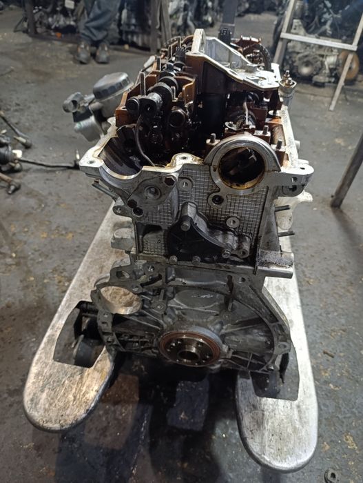 Двигатель на BMW E46 N42 под ремонт