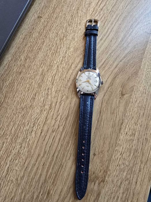 Винтидж механичен часовник "Recthor"