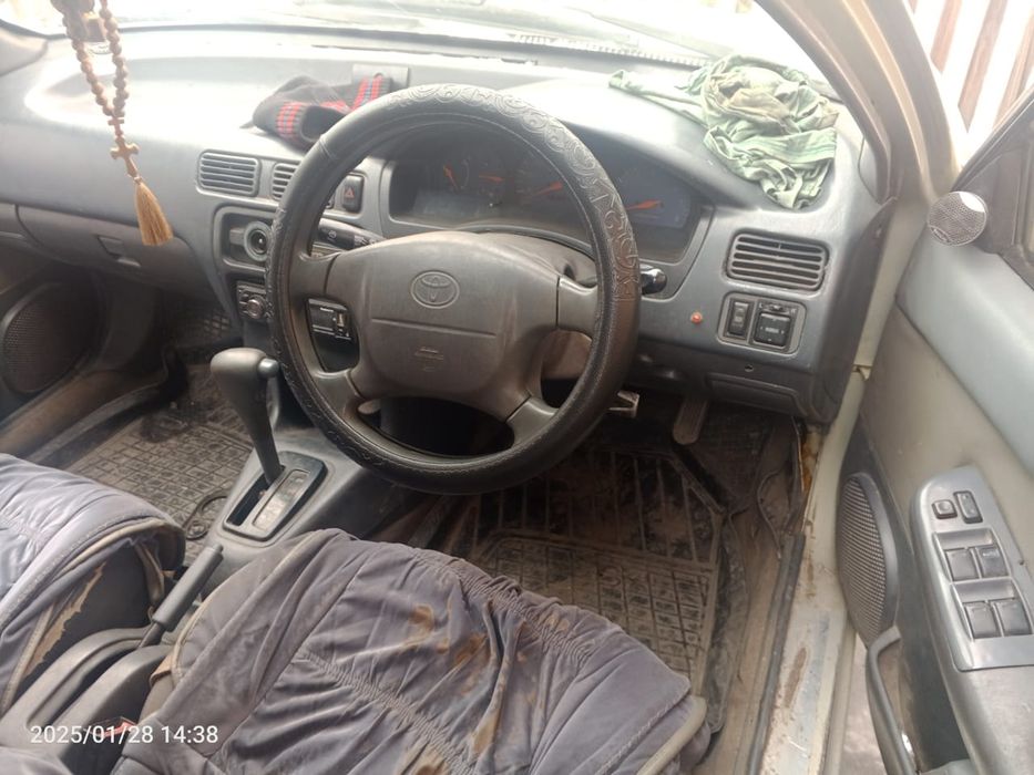 Продам машину таета Салуна