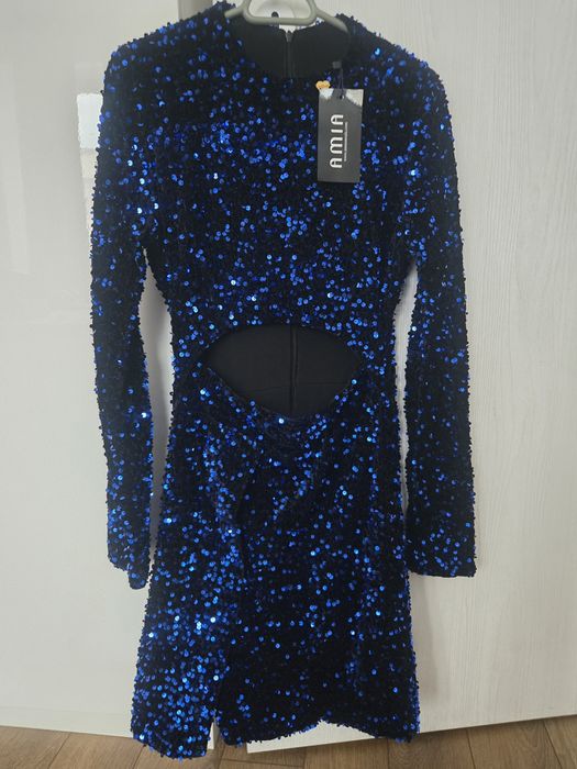 Чисто нова блестяща  рокля AMIA