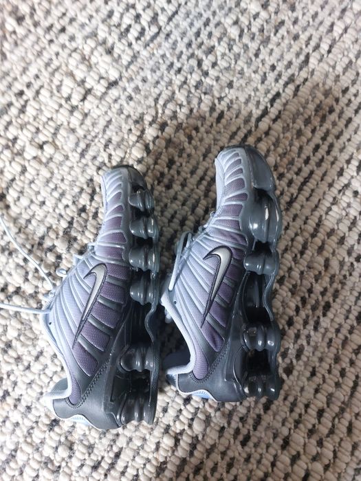 Чисто нови Nike shok