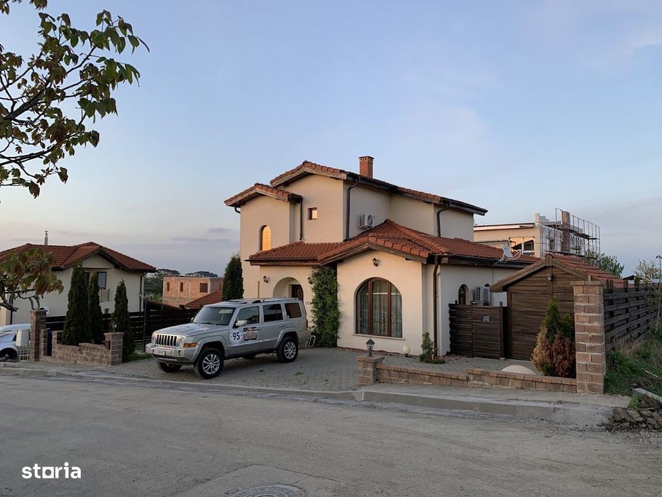 Casa in Cluj-Napoca - Dezmir