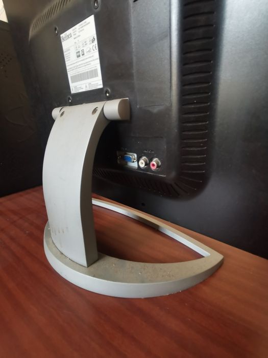 Монитор Belinea, с вградени говорители.