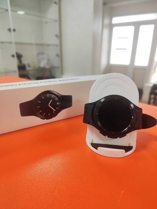 Продаю смарт-часы Samsung Galaxy Watch 4 classic новые