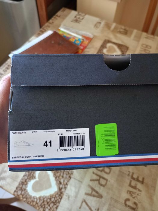 Дамски маратонки Tommy Hilfiger номер 41.