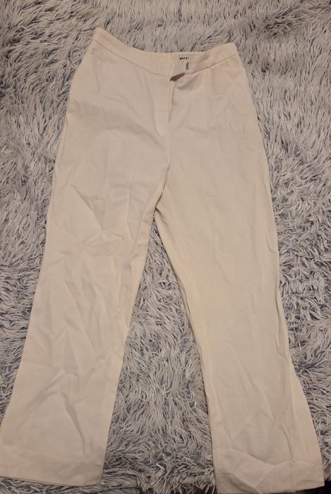 Pantaloni albi din material lejer