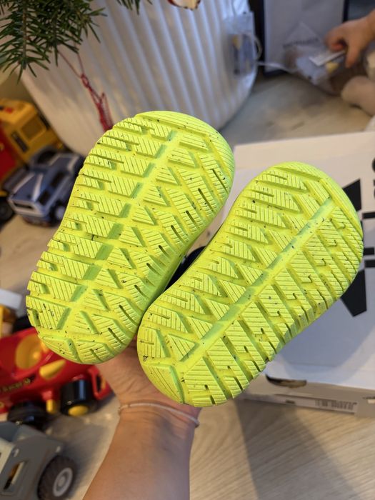 Ghete de iarna noi Adidas, marimea 18