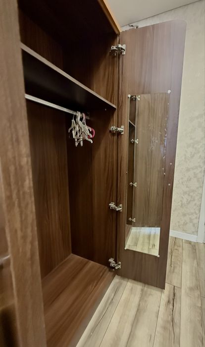 Шкаф 2-створчатый вместительный