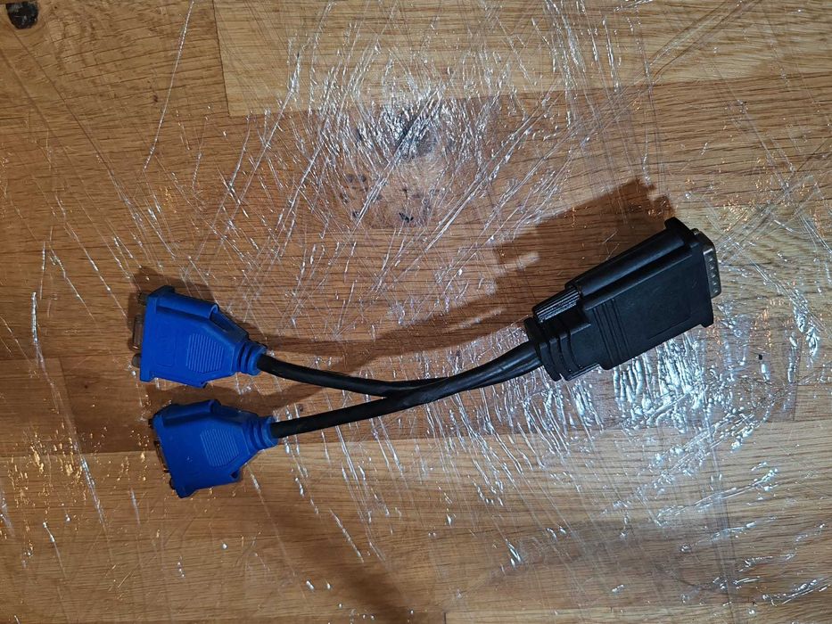Adaptor DMS59 la 2xVGA sau DMS59 la 2xDVI