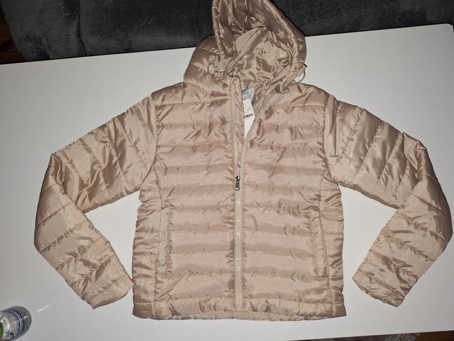 Дамско яке бежово