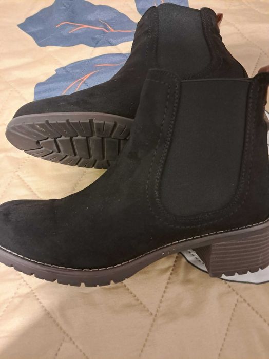 Дамски боти от естествен велур