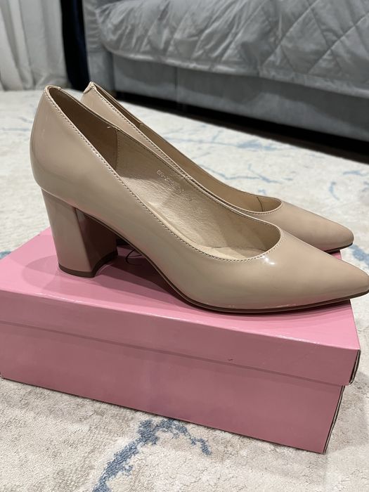Туфли на каблуке бежевые