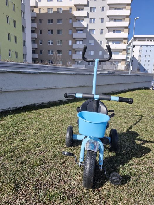 Tricilceta 2In1,poate fi si bicicleta cand invata sa pedaleze