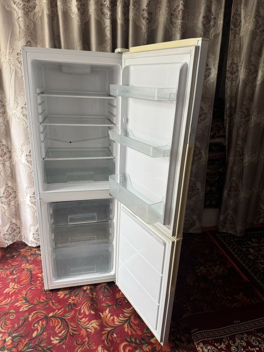 Холодильник Samsung рабочий