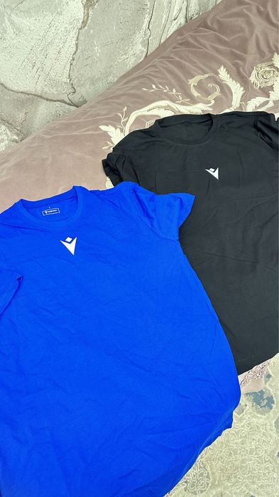 macron фуболка черный и синий