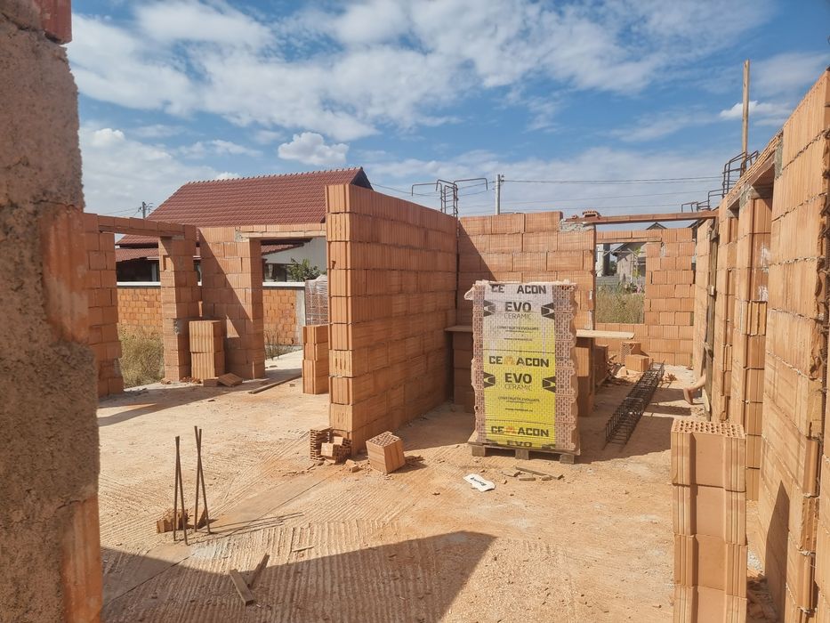 Schimb casa cu apartament in Arad