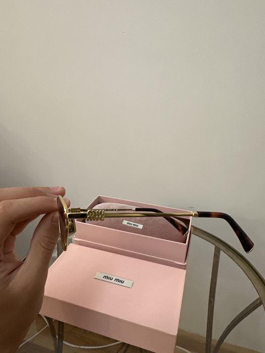 Ochelari miu miu , noi , cu lentila negru deschis, foarte versatili