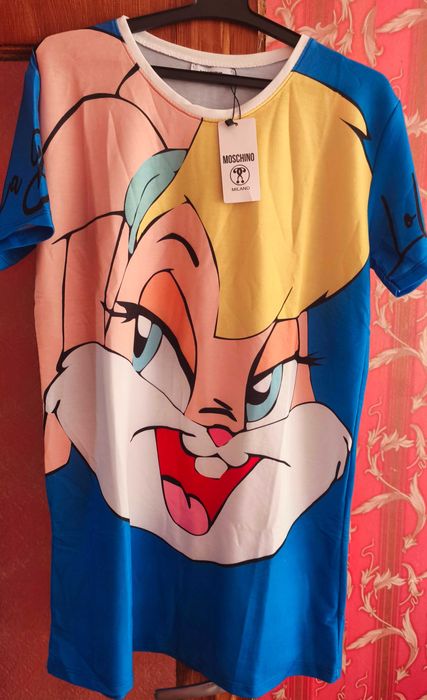 Нова памучна шаренка рокля (туника) на Moshino.