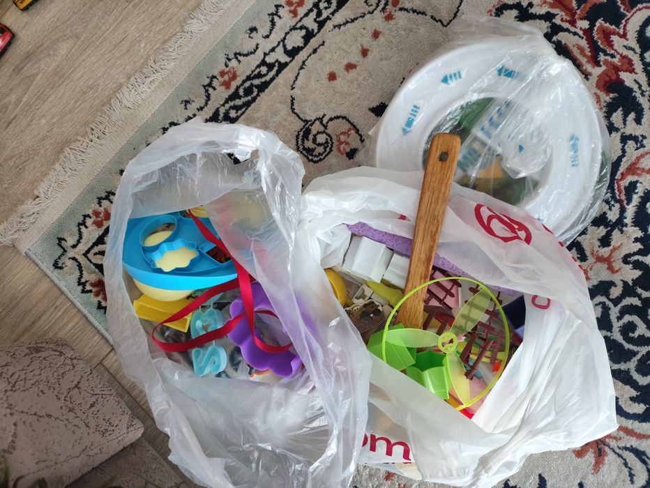 Игрушки бывшие в употреблении