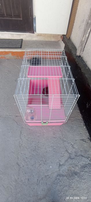 Продам клетку для хомяков.