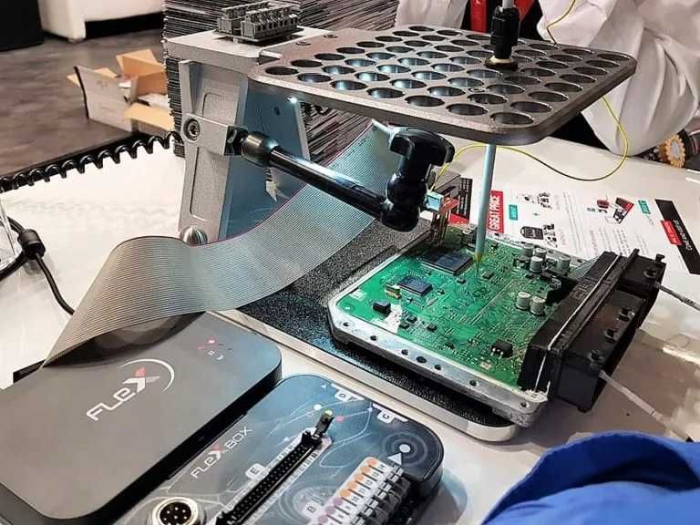 Автоключове и автоключарски услуги. Дубликати, обучение, програмиране