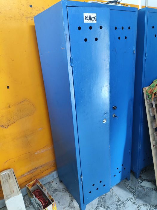 Метален шкаф Гардероб. 2 КРИЛА 70Х50ХН180см.  Малко използван Цена за 1 брой 50 EUR