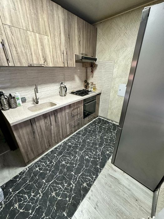 Квартира Сергели янги хает 8 худуд йол юзида дом