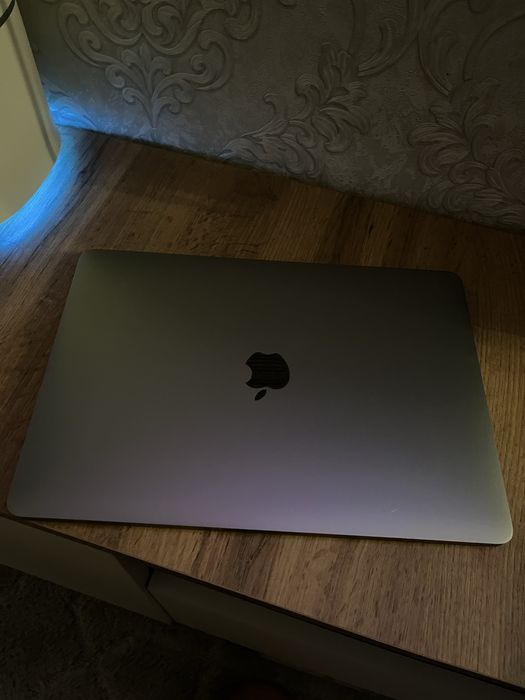 Продам MacBook Pro