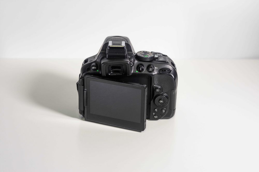 Nikon D5300 ca nou - 18770 cadre - doar body / fara obiectiv