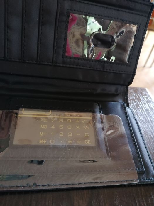 Дамски кожен портфейл