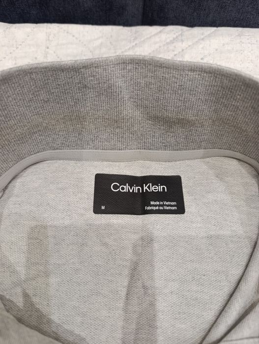 Продам поло Calvin Klein
