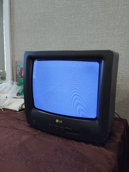 Телевизор+кронштейн в подарок