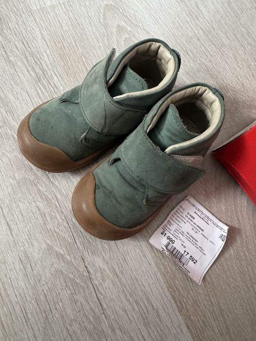 Продам ботинки детские