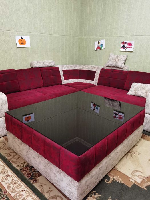 Стильный дизайнерский журнальный столик