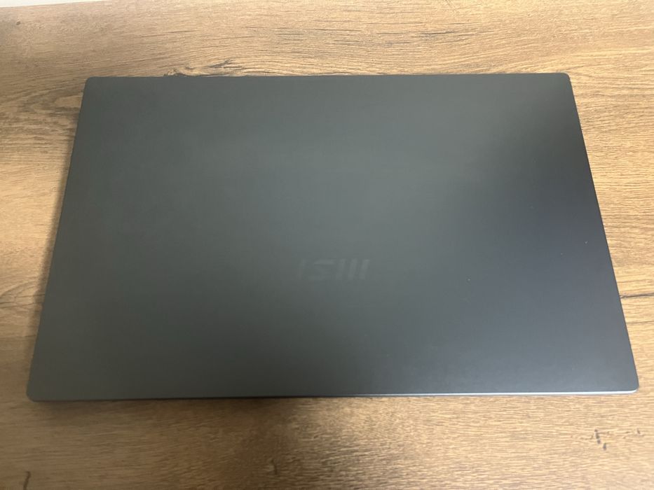 Лаптоп MSI 15 - 15,6 “
